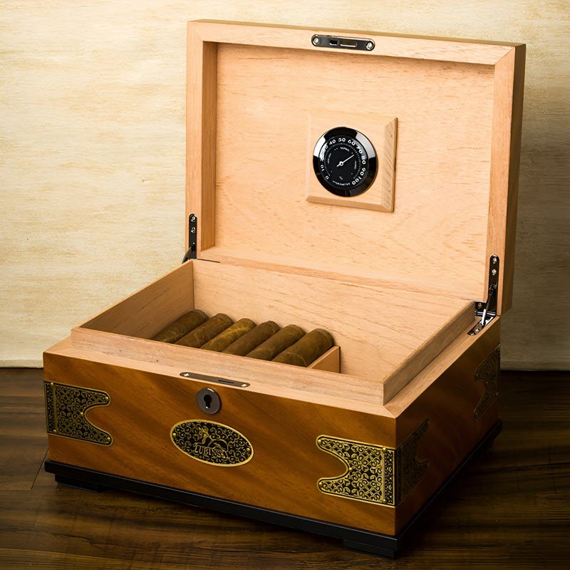 Hộp đựng cigar Lubinski có khả năng giữ ẩm ấn tượng